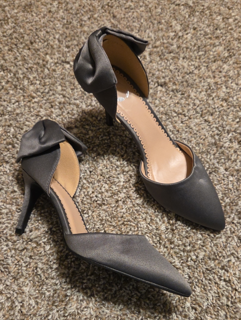 JOURNEE Collection Women's 'Tanzi' Bow Pointed Toe D'orsay Pumps